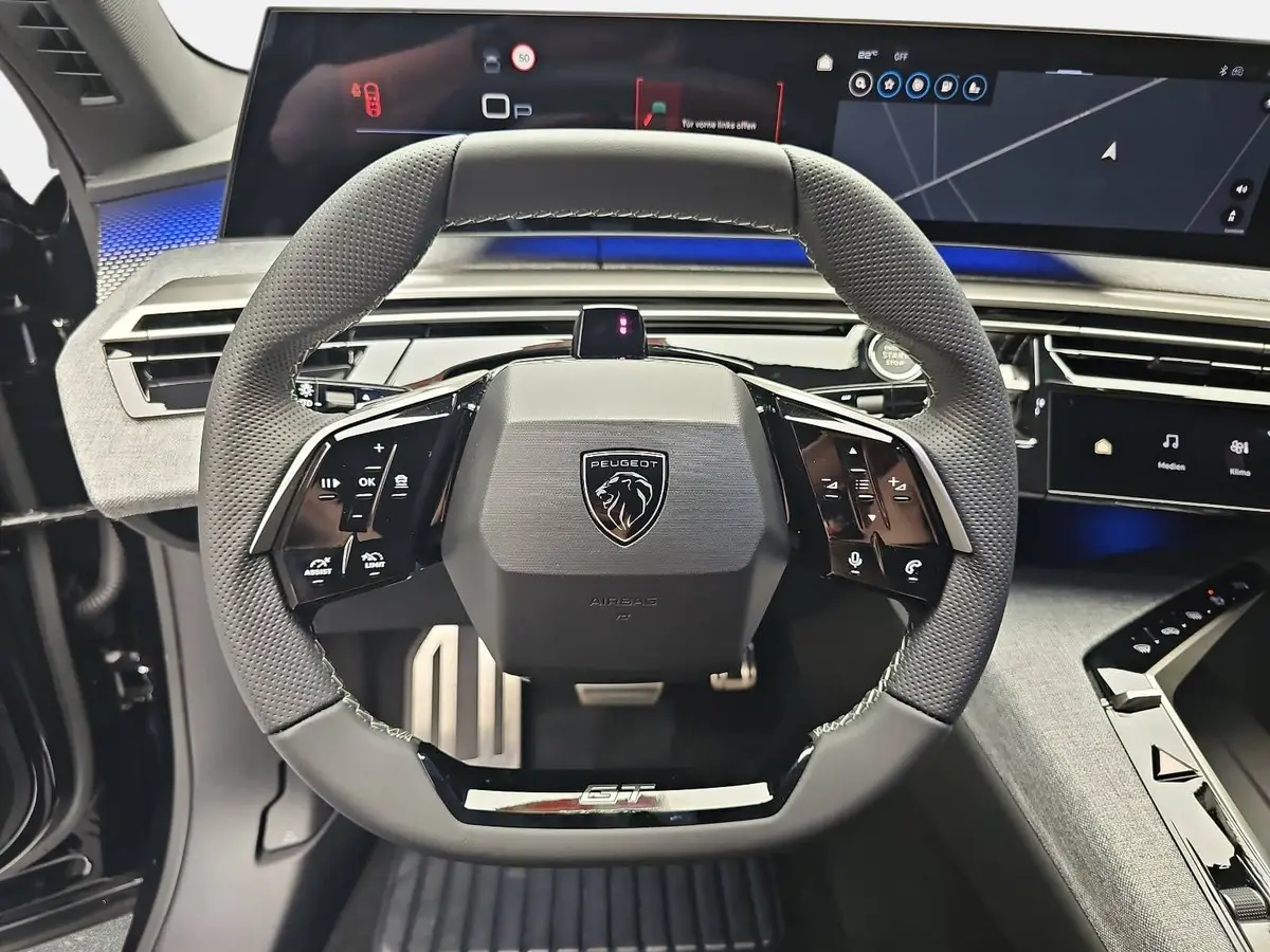 PEUGEOT 3008 1.2 HYBRID 145 E-DSC6 GT AHK M+S