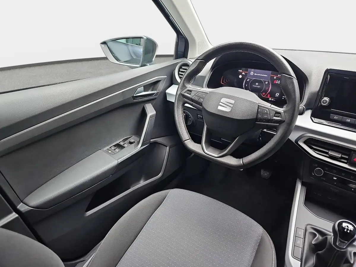 SEAT ARONA 1.0 TSI STYLE LED GRA P-ASSIST LM16
