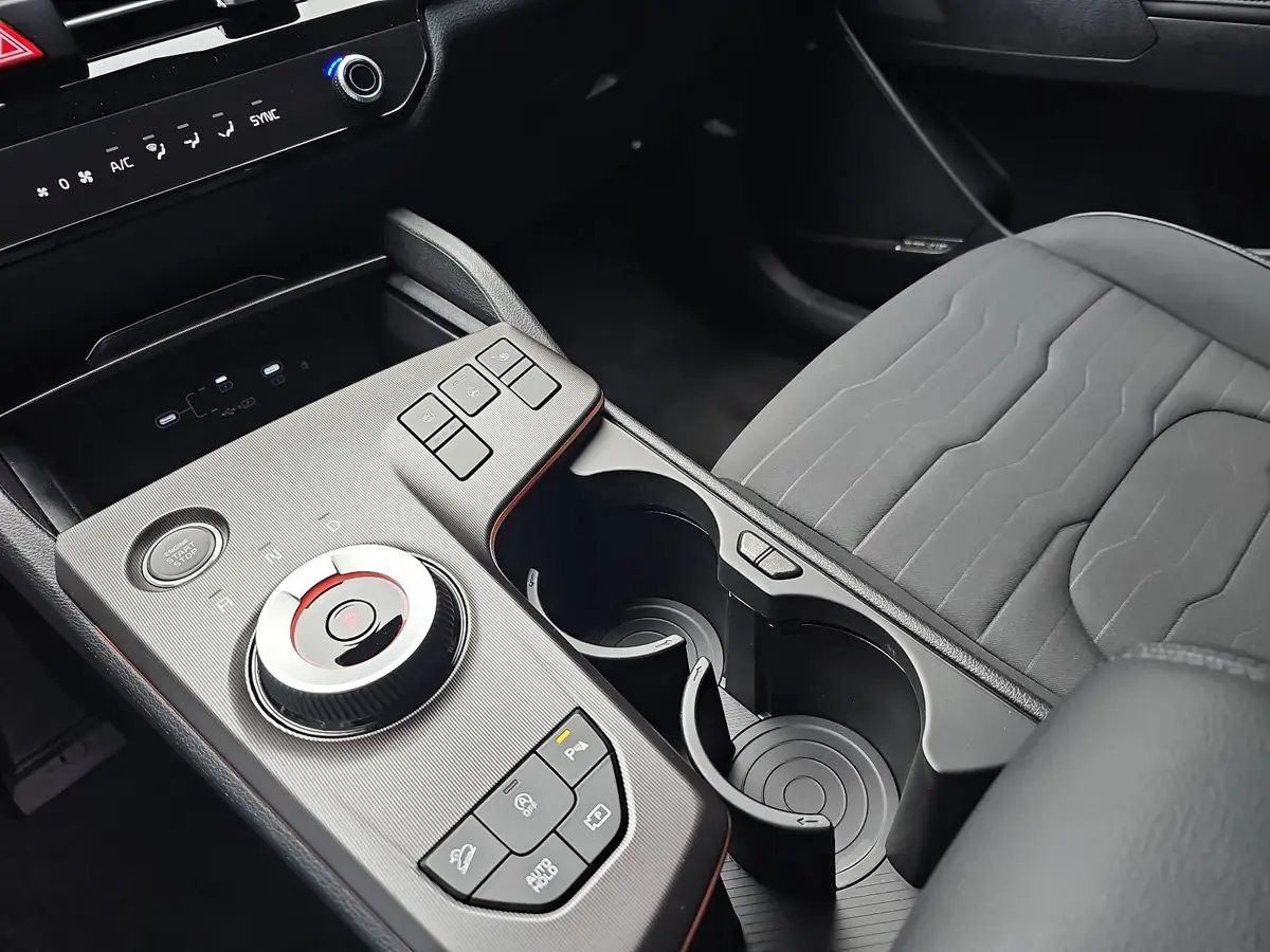 KIA SPORTAGE 1.6 T-GDI 150 2WD DCT SPIRIT MJ26 DRIVEWISE SOUND