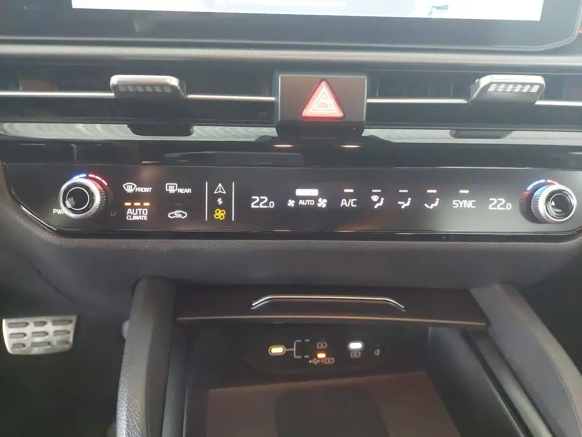 KIA SPORTAGE 1.6 T-GDI 150 2WD DCT GT-LINE MJ26 SCHW. DACH DRIVEWISE SOUND