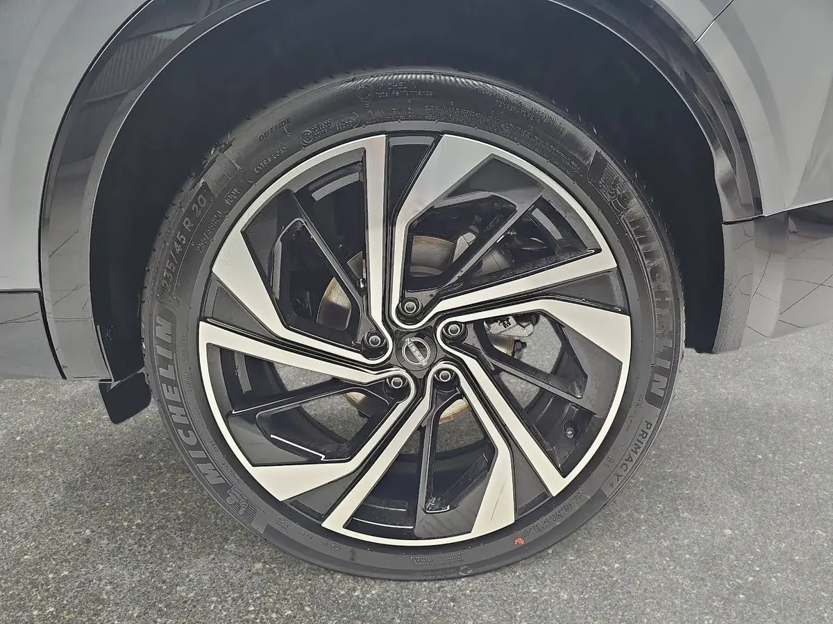 NISSAN QASHQAI 1.3 DIG-T MHEV AUTO. TEKNA PREMIUM PAKET 2-FARBEN