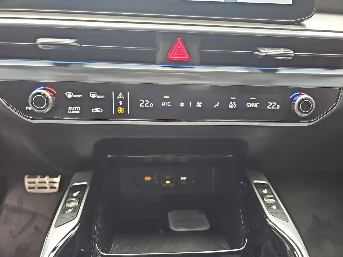 KIA SORENTO 2.2 CRDI AWD DCT8 PLATINUM 7 SITZER LEDER NAPPA PREMIUM GLASDACH
