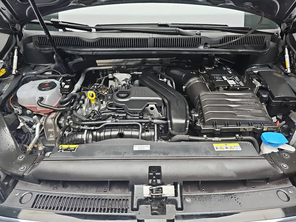 VW TOURAN 1.5 TSI DSG HIGHLINE R-LINE NAVI LED ACC PANO KAME