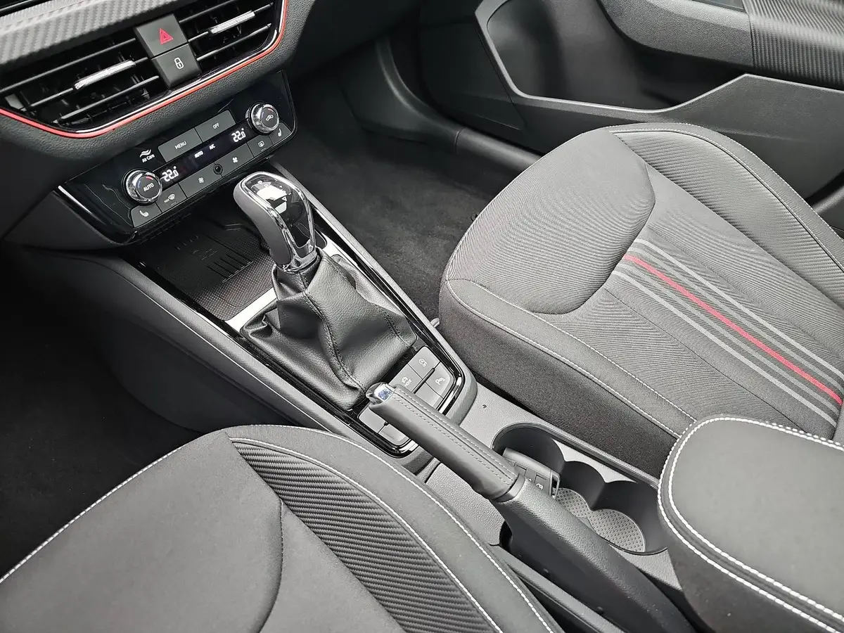 SKODA KAMIQ 1.5 TSI DSG MONTE CARLO NAVI MATRIX-LED PANO WINTE