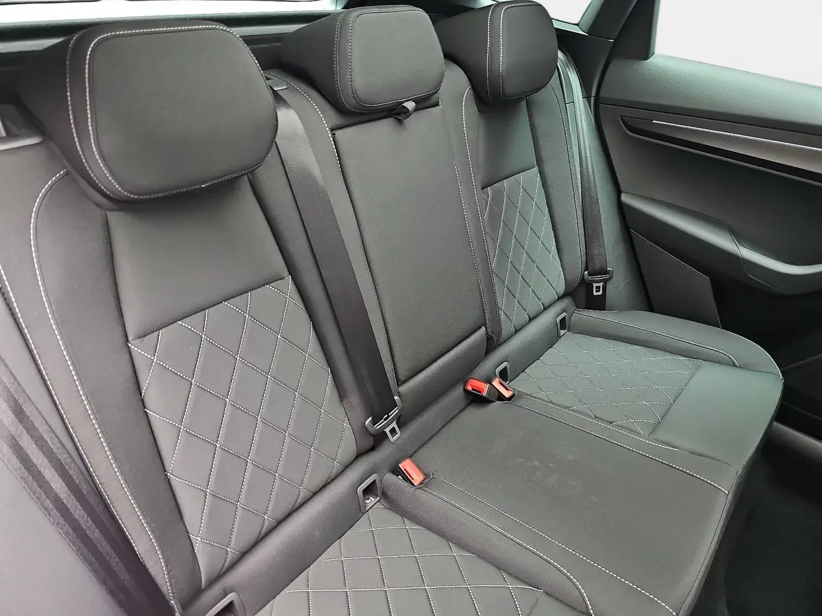 SKODA KAROQ 1.5 TSI DSG SPORTLINE NAVI LED PANO ACC WINTER KAM