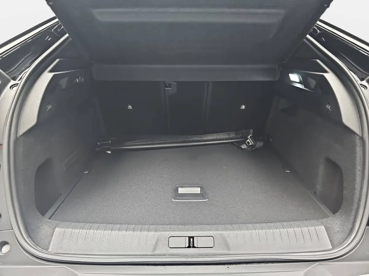 PEUGEOT 3008 1.2 HYBRID 145 E-DSC6 GT NAVI KLIMA LED AHK LM19