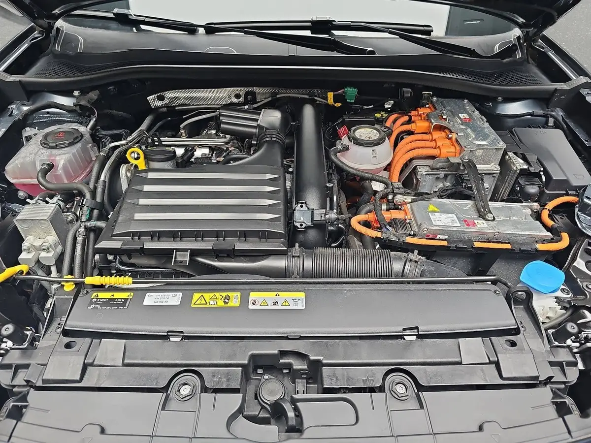 CUPRA LEON ST 1.4 E-HYBRID DSG LED DCC