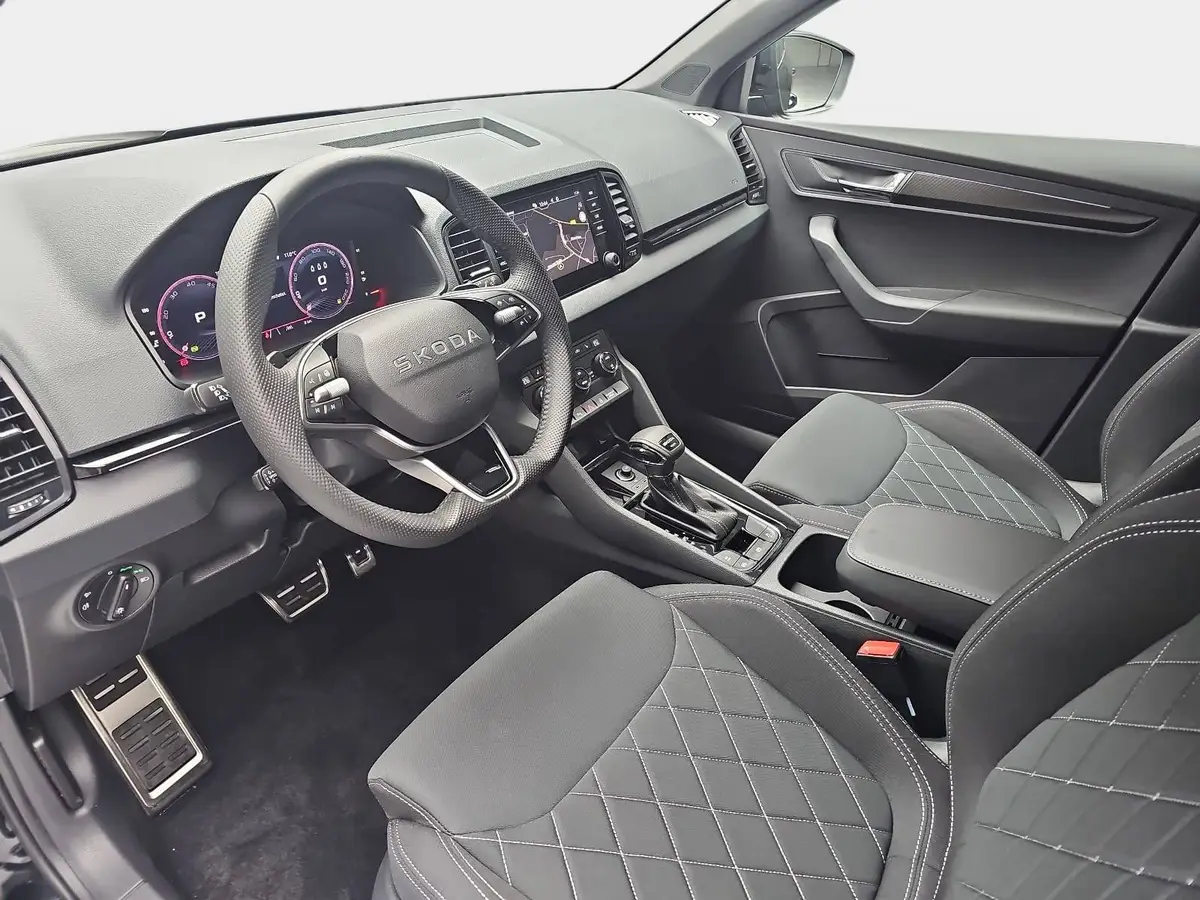 SKODA KAROQ 2.0 TDI DSG SPORTLINE 4X4 PANO AHK