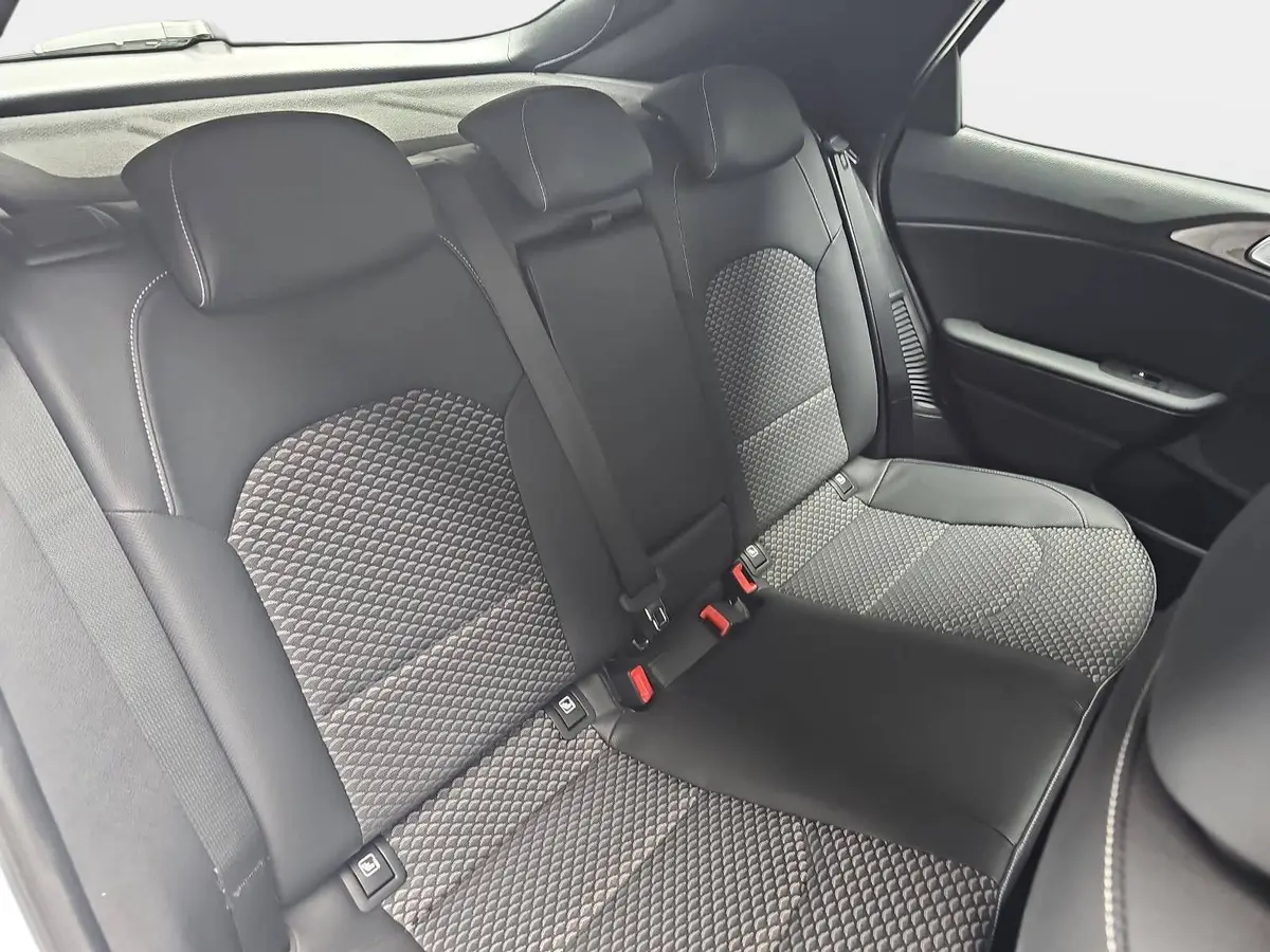 KIA XCEED 1.6 PLUG-IN-HYBRID DCT6 SPIRIT PERFORMANCE TECHNOLOGIE