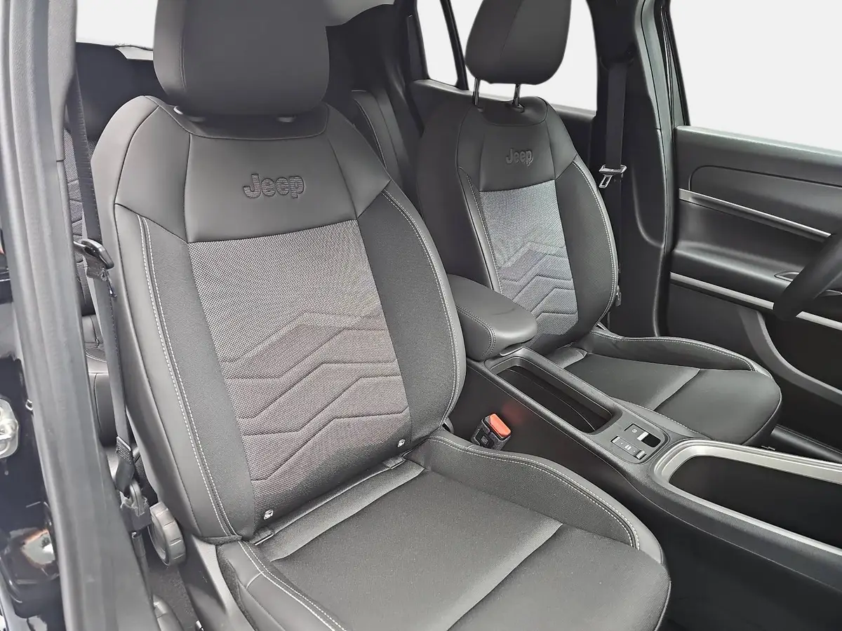 JEEP AVENGER ELEKTRO ALTITUDE NAVI