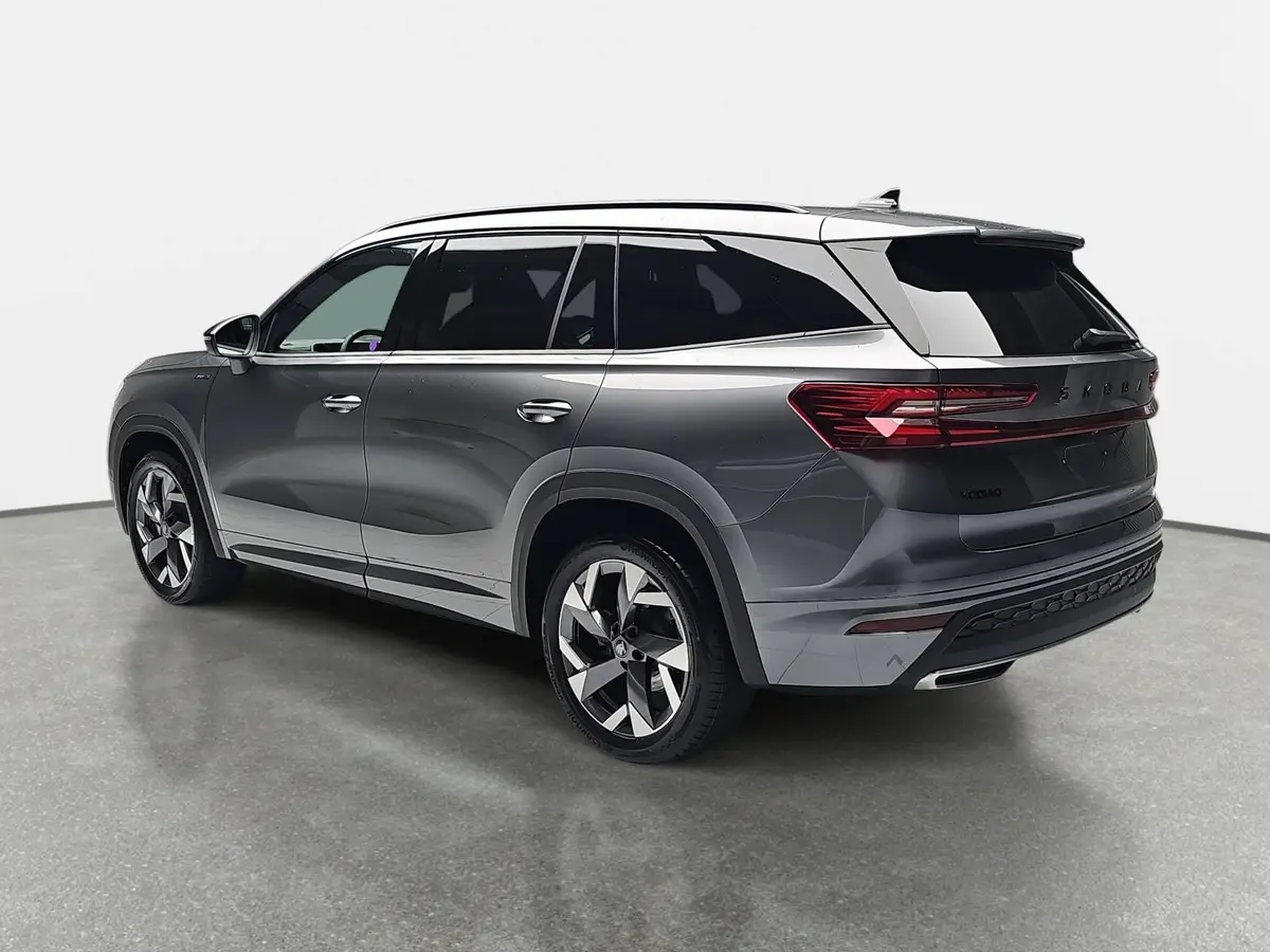 SKODA KODIAQ 1.5 TSI DSG SPORTLINE NAVI LED PANO 7-SITZE KAMERA