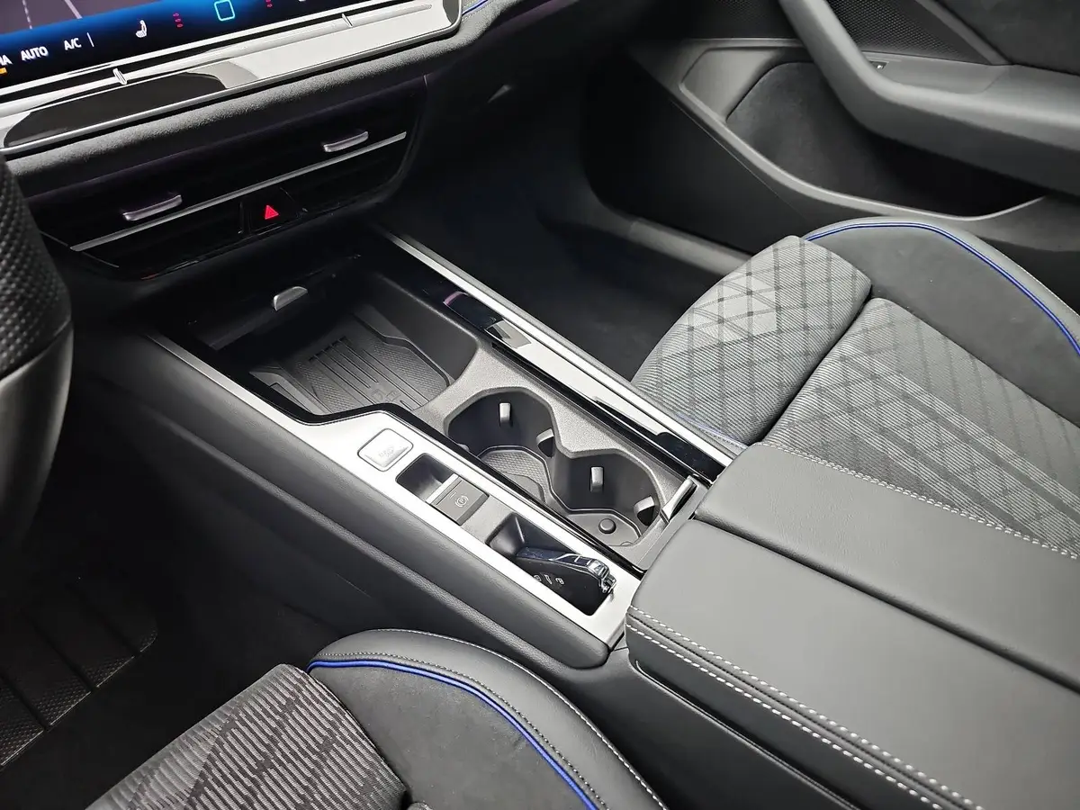 VW PASSAT VARIANT 2.0 TDI DSG R-LINE NAVI LED-MATRIX ACC PANO BLACK 