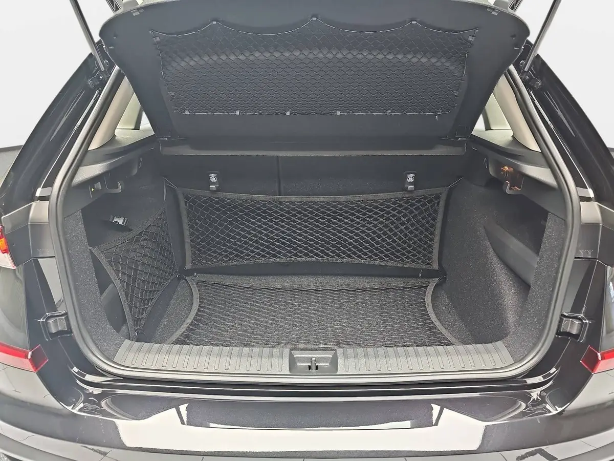 SKODA KAMIQ 1.0 TSI DSG CLASSIC LED KAMERA LM