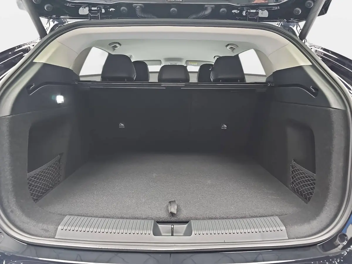 MG HS 1.5 HYBRID+ MY25.5 LUXURY LEDER 360-GRAD-KAMERA 19-ZOLL-LM