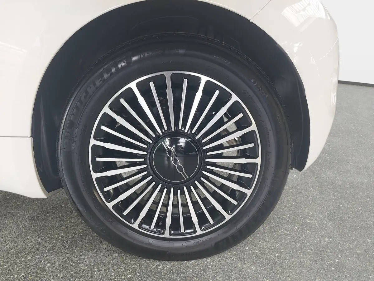 FIAT 500C HYBRID DOLCEVITA