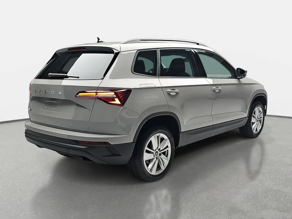 SKODA KAROQ 1.5 TSI DSG SELECTION NAVI LED ACC WINTER KAMERA A