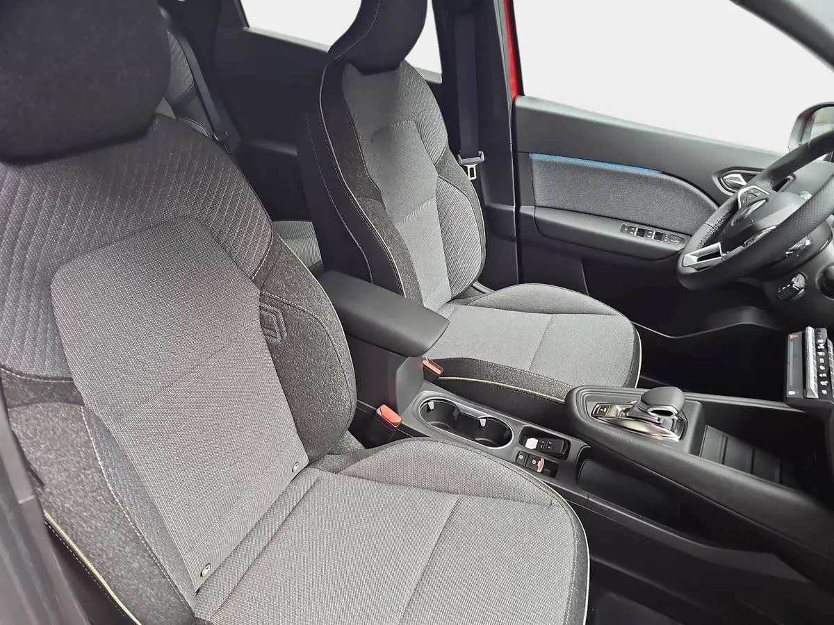 RENAULT CAPTUR II 1.3 TCE 160 EDC TECHNO LED KLIMA DAB KAMERA LM1