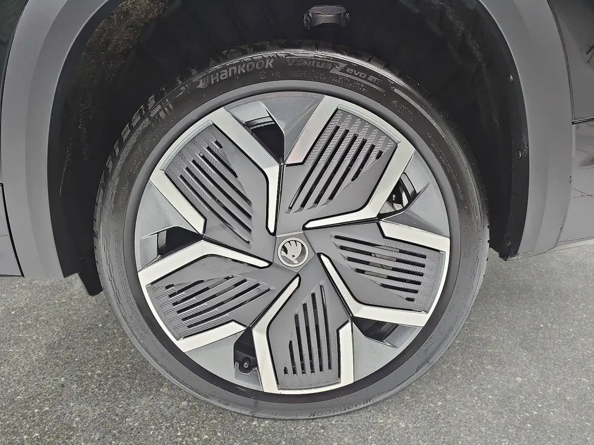 SKODA KODIAQ 2.0 TDI DSG SPORTLINE 4X4 NAVI LED ACC PANO 7S AHK