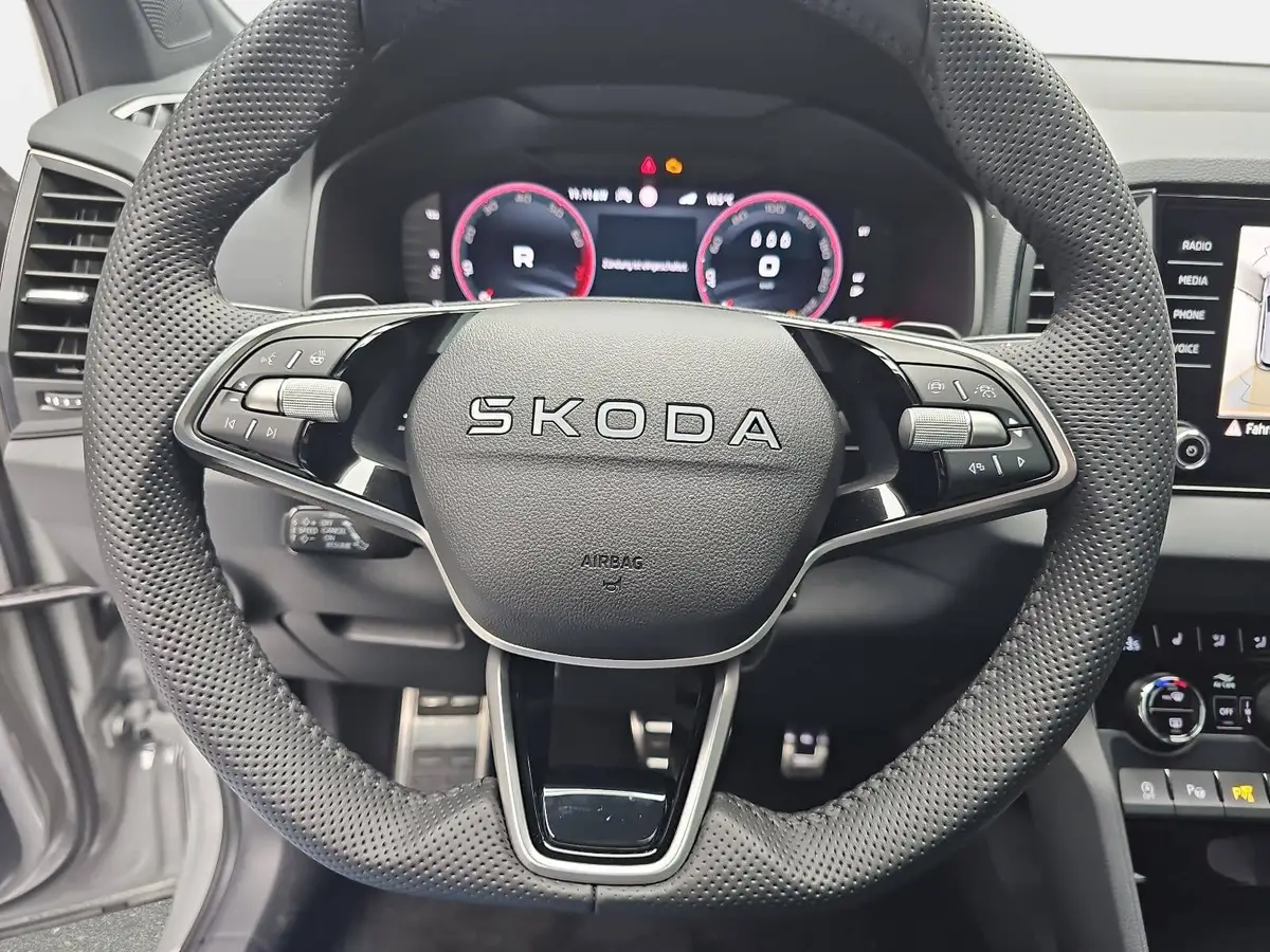 SKODA KAROQ 1.5 TSI DSG SPORTLINE NAVI LED-MATRIX PANO CANTON