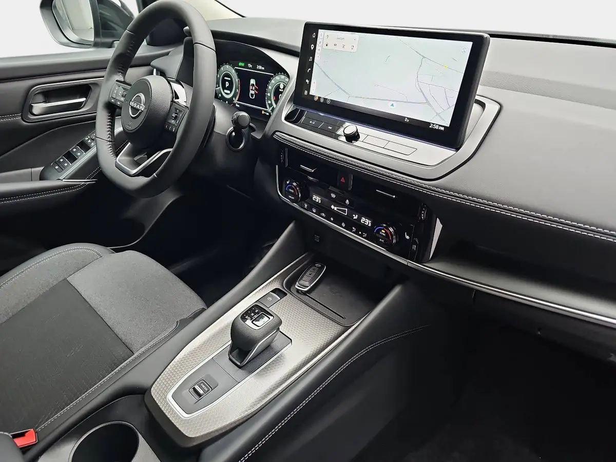 NISSAN QASHQAI 1.3 DIG-T XTRONIC N-CONNECTA PANO WINTER