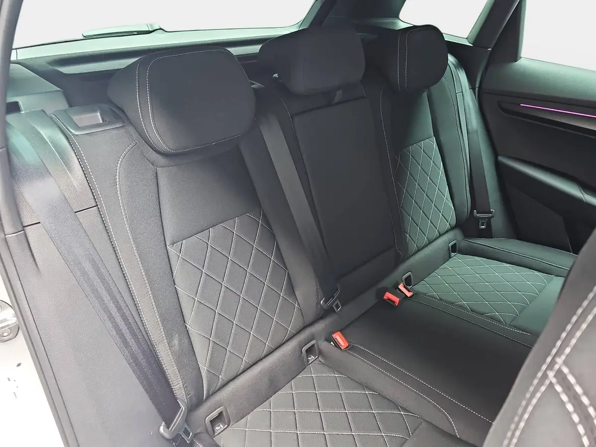 SKODA KAROQ 2.0 TDI DSG SPORTLINE 4X4 NAVI LED