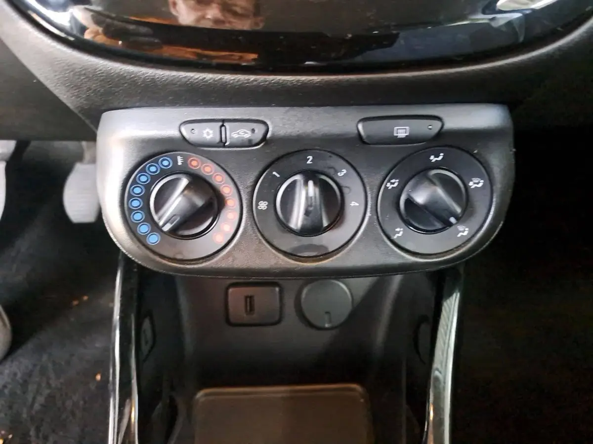 OPEL CORSA 1.4 120 JAHRE