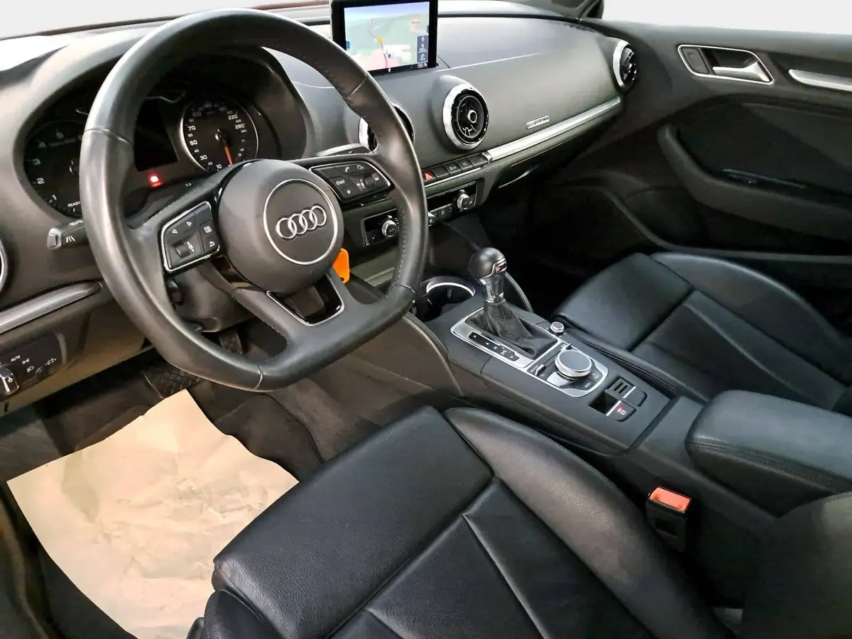 AUDI A3 35 TFSI DSG SPORTBACK LED PDC LM18