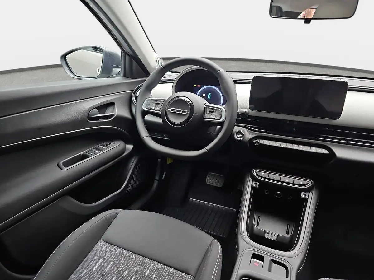 FIAT 600 1.2 T3 HYBRID DCT BUSINESS EDITION MJ26 ALLWETTERREIFEN