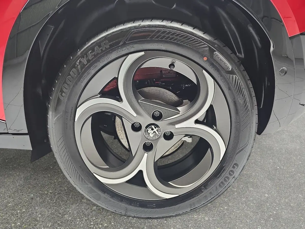 ALFA ROMEO JUNIOR ELETTRICA 54 KWH FÖRDERFÄHIG SPORT SPECIALE