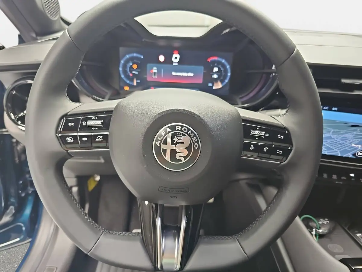 ALFA ROMEO JUNIOR IBRIDA 1.2 VGT 48V-HYBRID 21KW TI TECHNOLOGIE PAKET 18 ZOLL LM