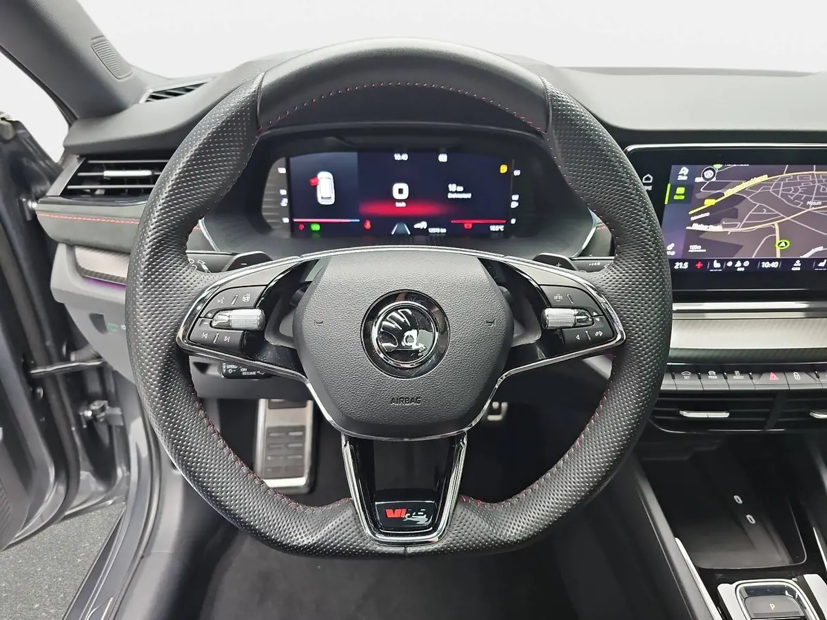 SKODA OCTAVIA COMBI 2.0 TSI DSG RS NAVI LED ERGO-AKTIV PDC AHK LM19