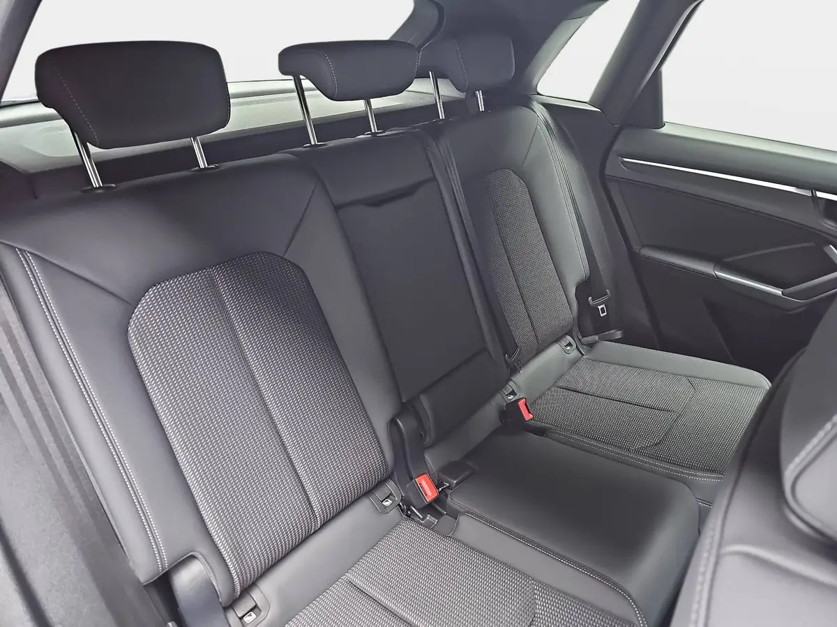 AUDI Q3 35 TFSI S-TRONIC S LINE NAVI LED PANO ACC BLACK+ K