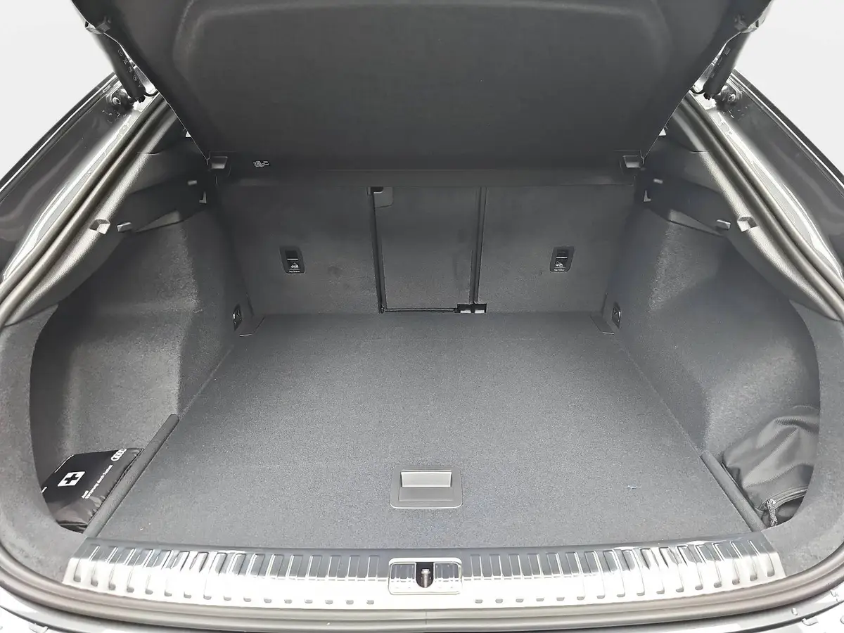 AUDI Q3 SPORTBACK 35 TFSI S-TRONIC S LINE NAVI LED PANO AC