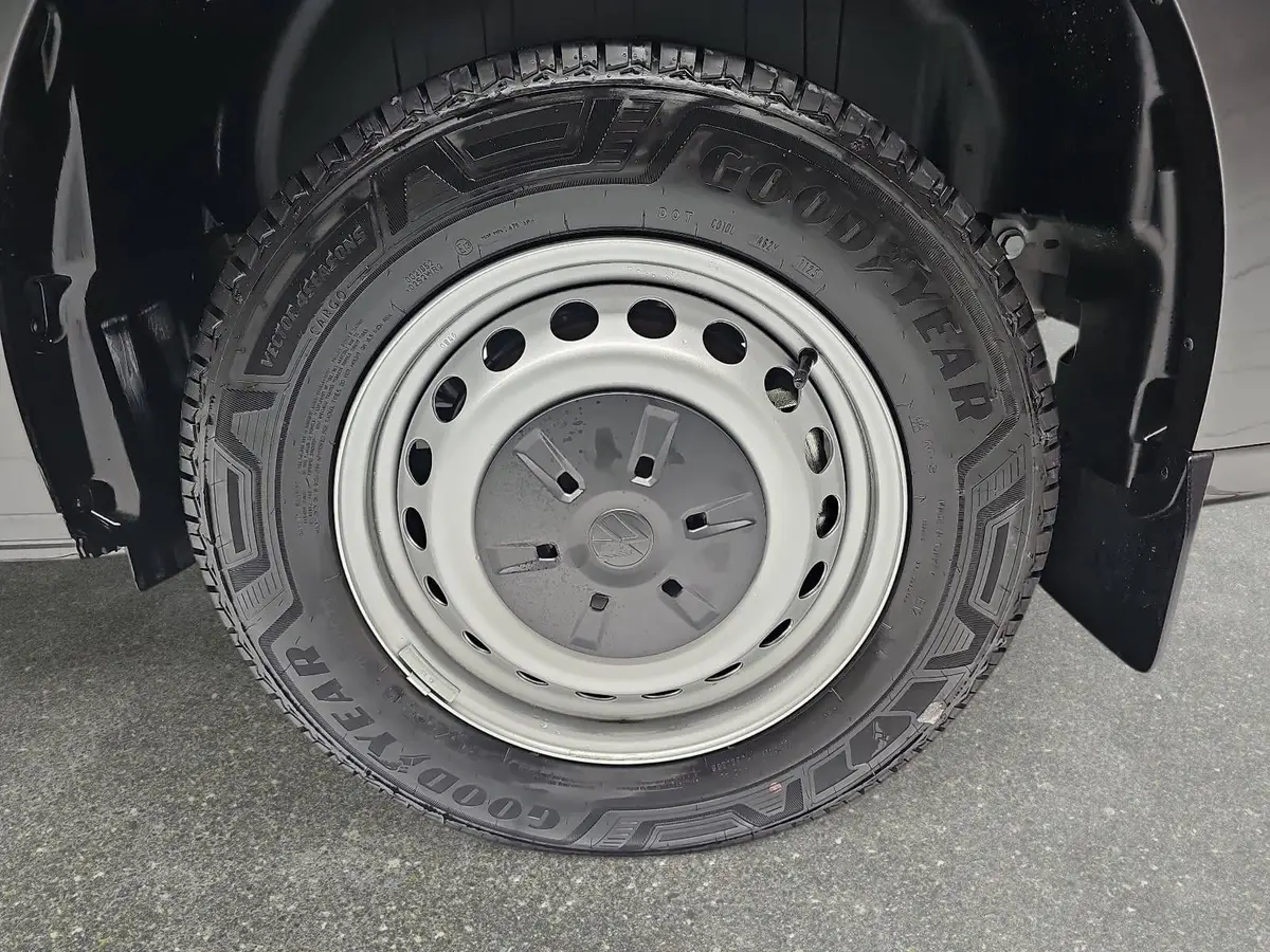 VW T7 TRANSPORTER 2.0 TDI DSG KASTEN L2H1 NAVI LED ACC WINTER 3-S KA