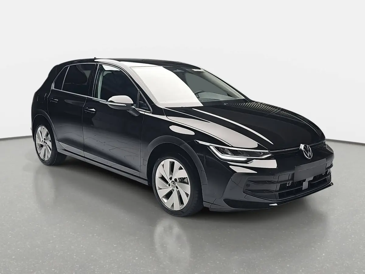 VW GOLF VIII 1.5 TSI LIFE LED ACC KAMERA AHK LM17