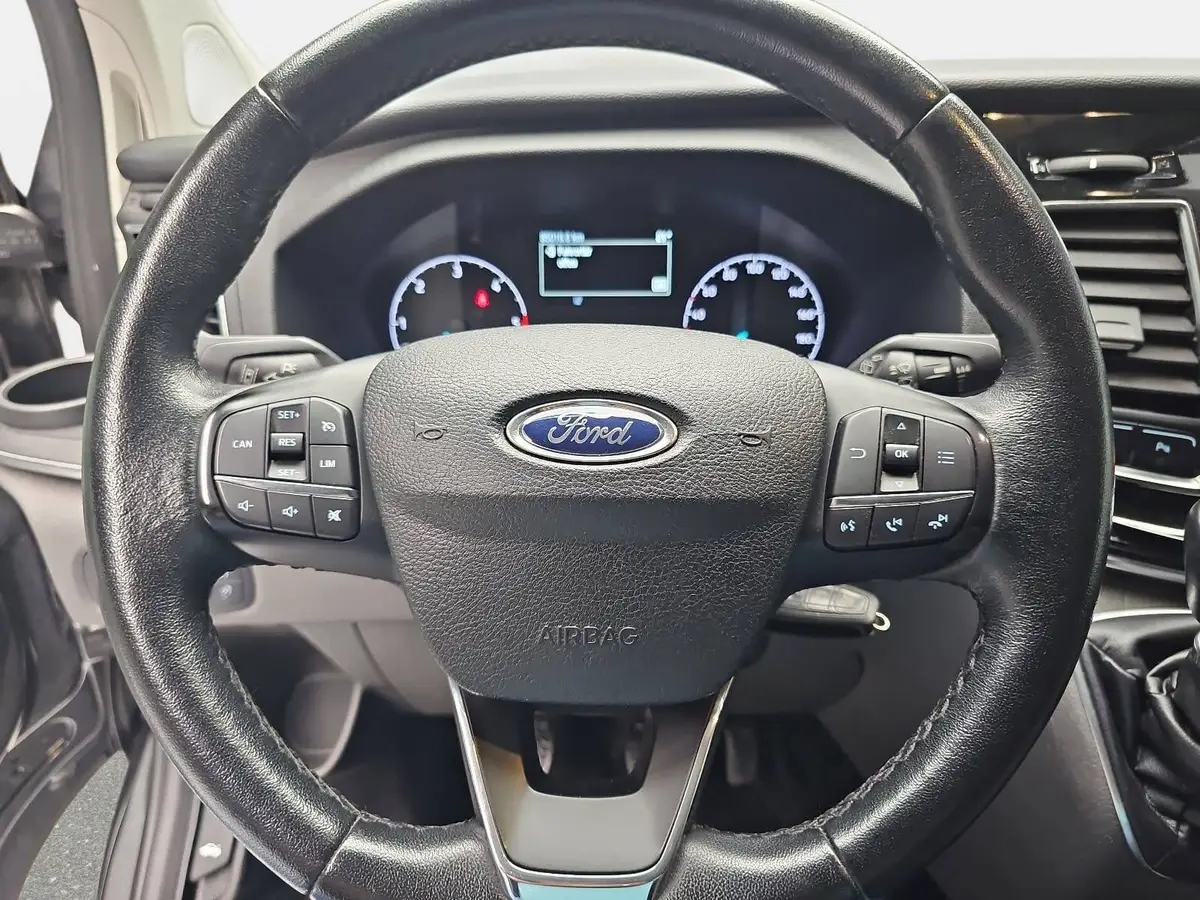 FORD TOURNEO CUSTOM 2.0 TDCI BUS 320 L2H1 VA TITANIUM 9-SITZER NAVI LM16