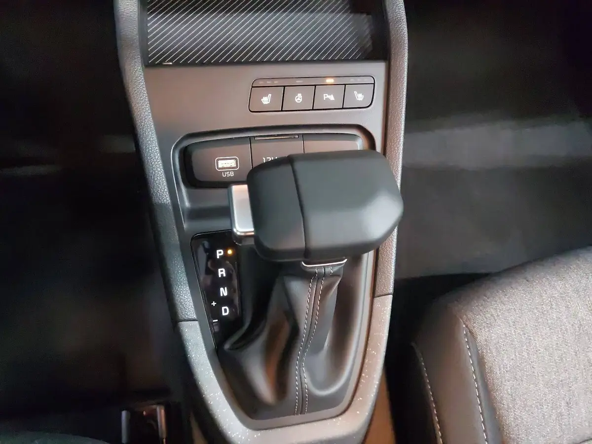 KIA STONIC 1.0 T-GDI 100 DCT VISION MJ26 SITZH. NAVI