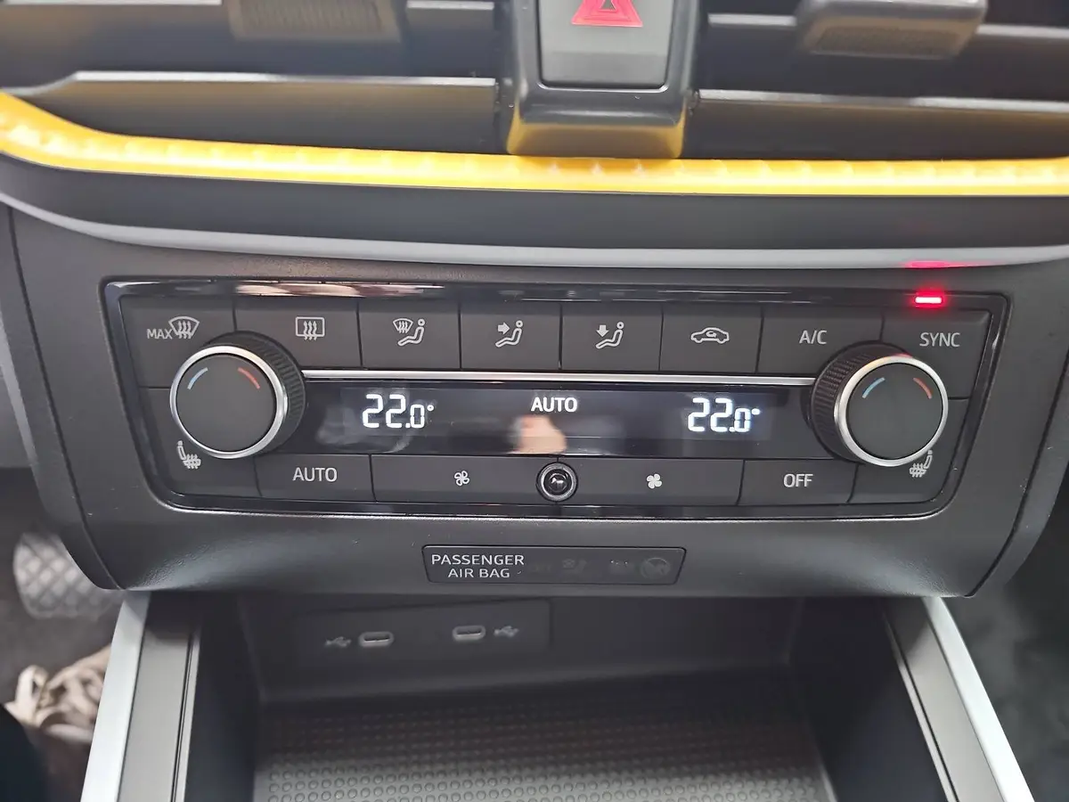 SEAT ARONA 1.0 TSI DSG STYLE LED KLIMAAUTO SMARTLINK PDC LM16