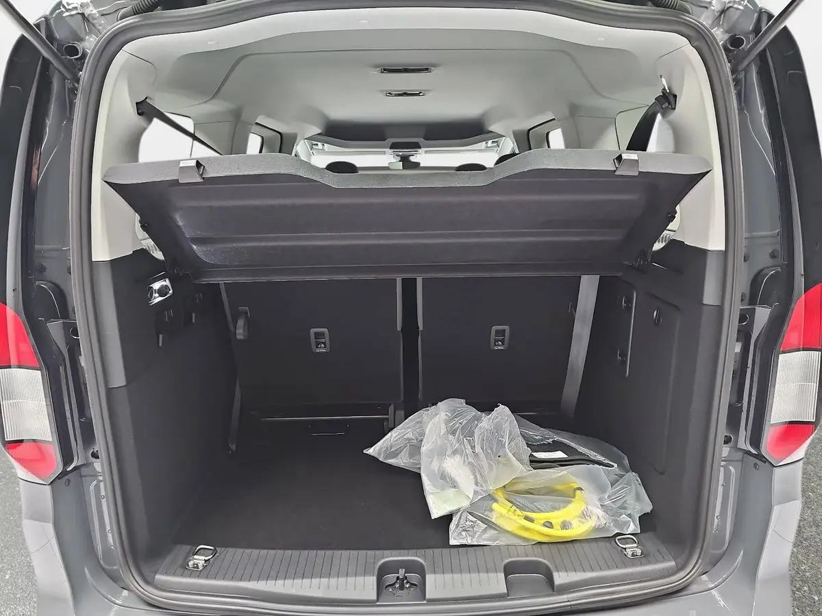 FORD TOURNEO CONNECT 1.5 EB AUTO. PHEV L2 GRAND TITANIUM NAVI LED KLIMA