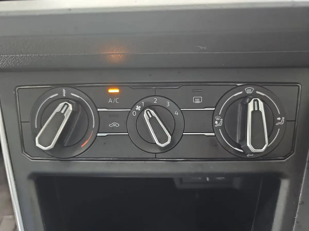 VW POLO 1.0 TSI DSG LIFE LED KLIMA APP-CONNECT SICHT PDC K