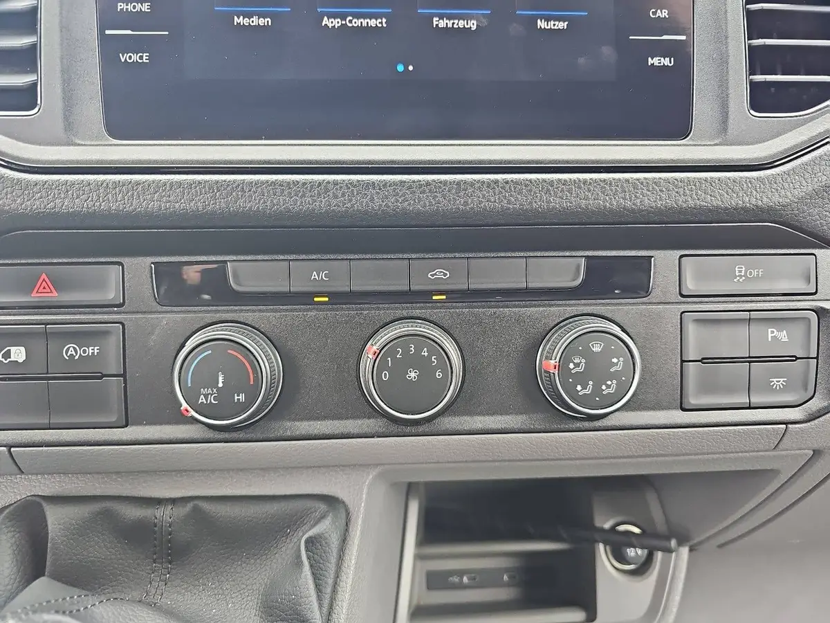 VW CRAFTER 35 TDI L3H3 FWD NAVI KLIMA 3-SITZER PDC AHK