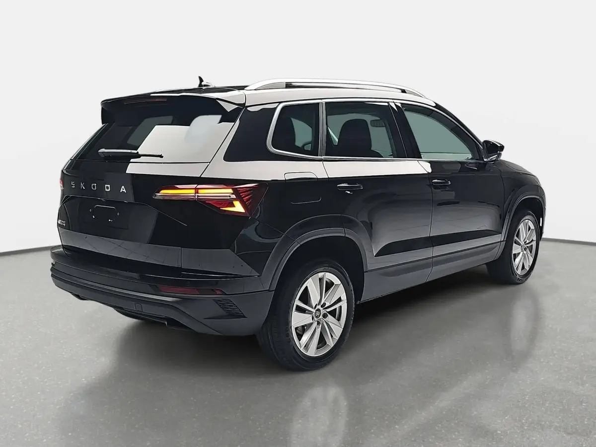 SKODA KAROQ 1.5 TSI DSG SELECTION LED ACC AHK