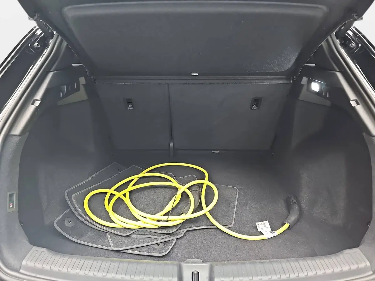 AUDI Q4 E-TRON 45 S-LINE 82KWH LED-MATRIX KAMERA