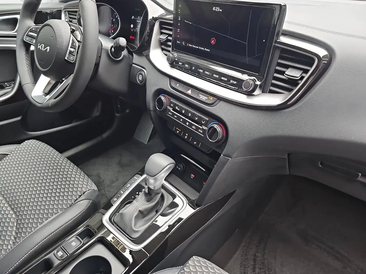 KIA XCEED 1.6 T-GDI 150 DCT SPIRIT MJ26 XCLUSIVE GLASDACH