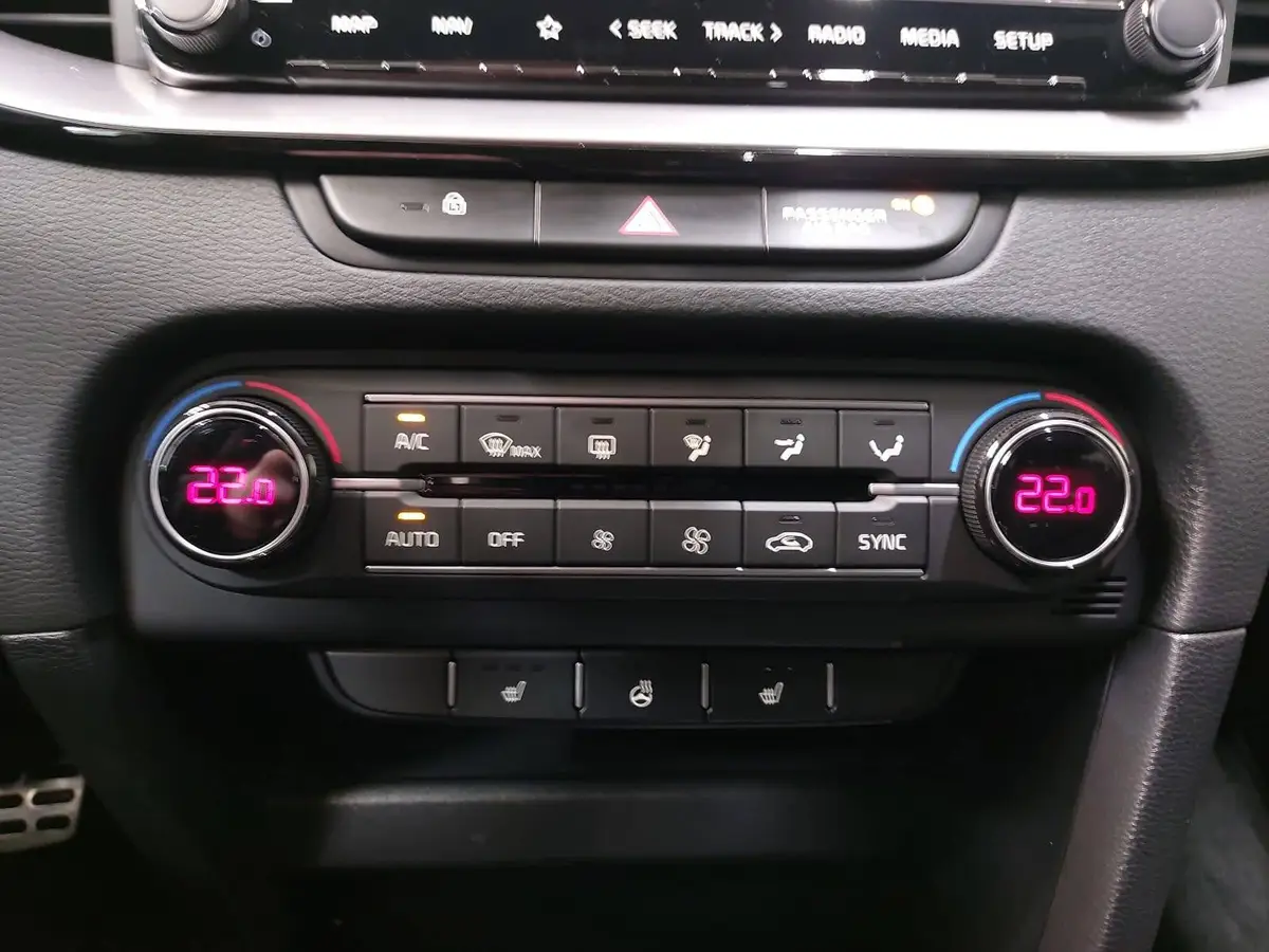 KIA CEED SW 1.5 T-GDI DCT7 GT-LINE