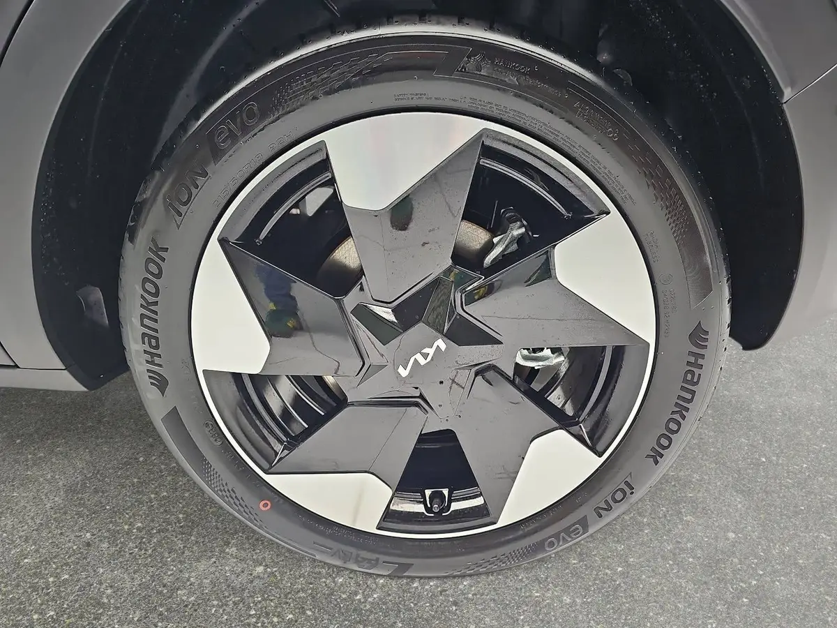 KIA EV2 42.2 KWH EARTH MJ27 WINTER-CONNECT TECHNOLOGY DRIVEWISE-PARK DESIGN