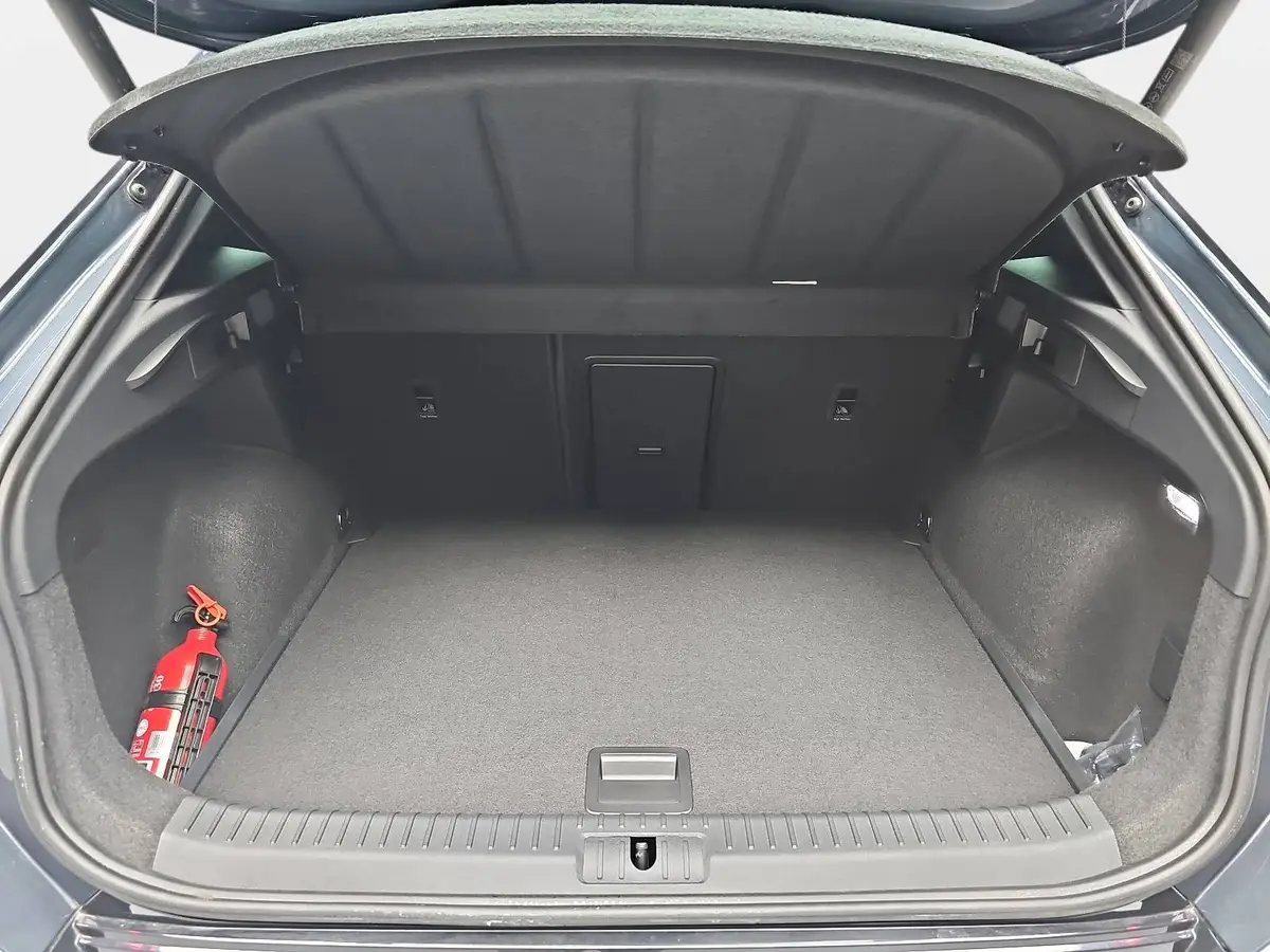 CUPRA FORMENTOR 1.5 ETSI DSG NAVI LED ACC EDGE EL.HECKKLAPPE KAMER