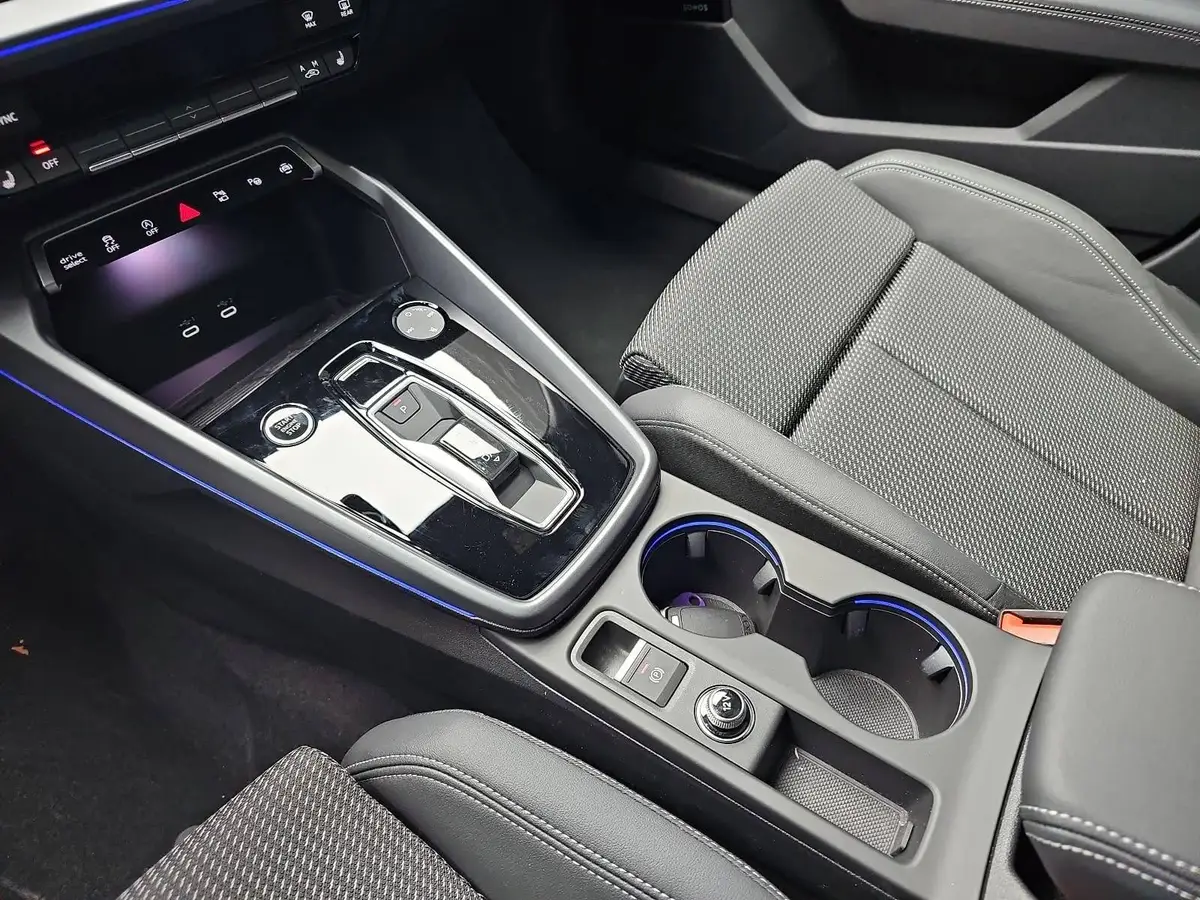 AUDI A3 35 TFSI DSG SPORTBACK S LINE LED KAMERA LM18