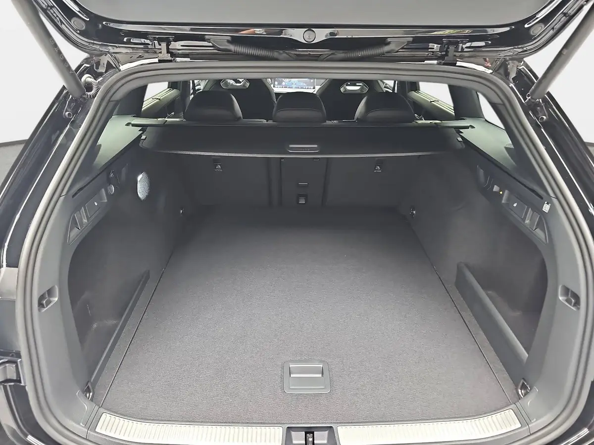 VW PASSAT VARIANT 2.0 TDI DSG R-LINE NAVI LED-MATRIX ACC PANO BLACK 