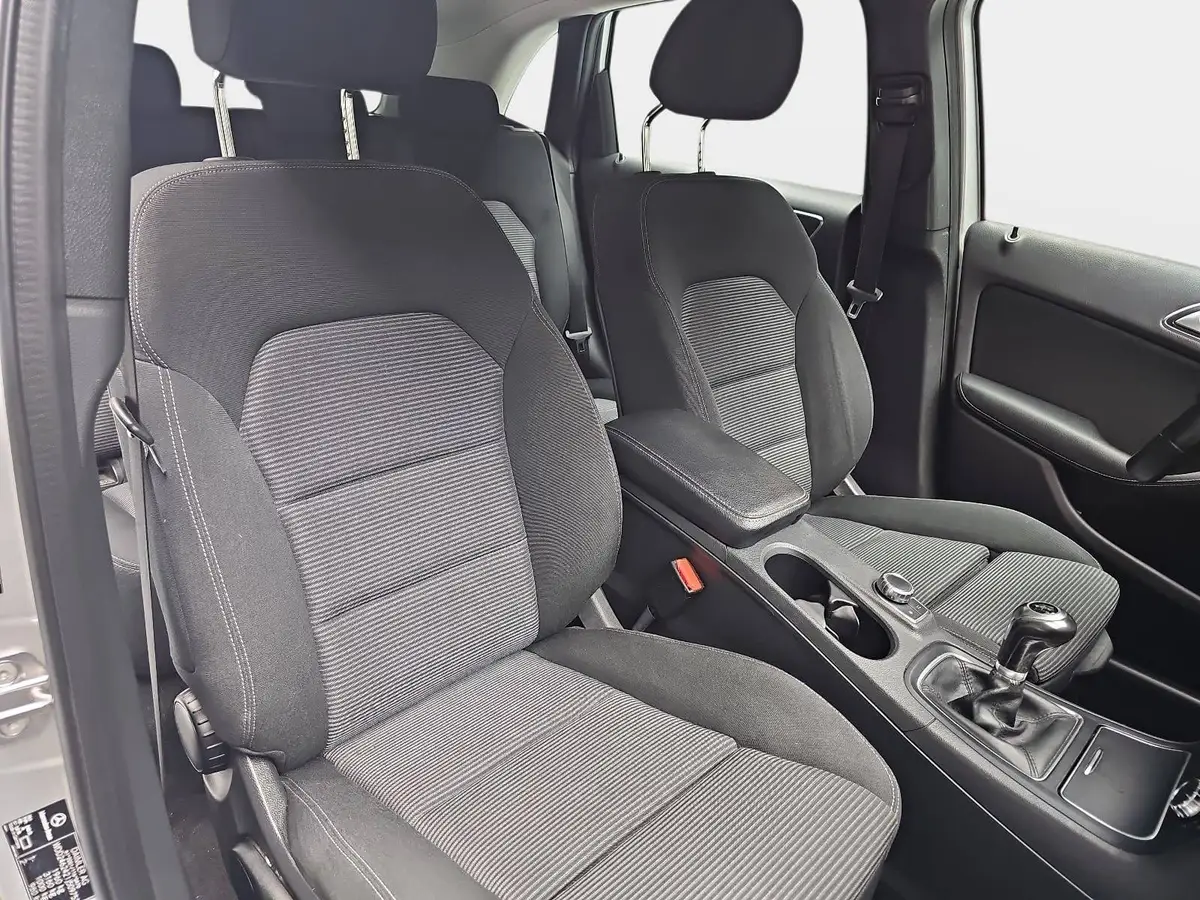 MERCEDES-BENZ B 180 STYLE GRA WINTER AHK